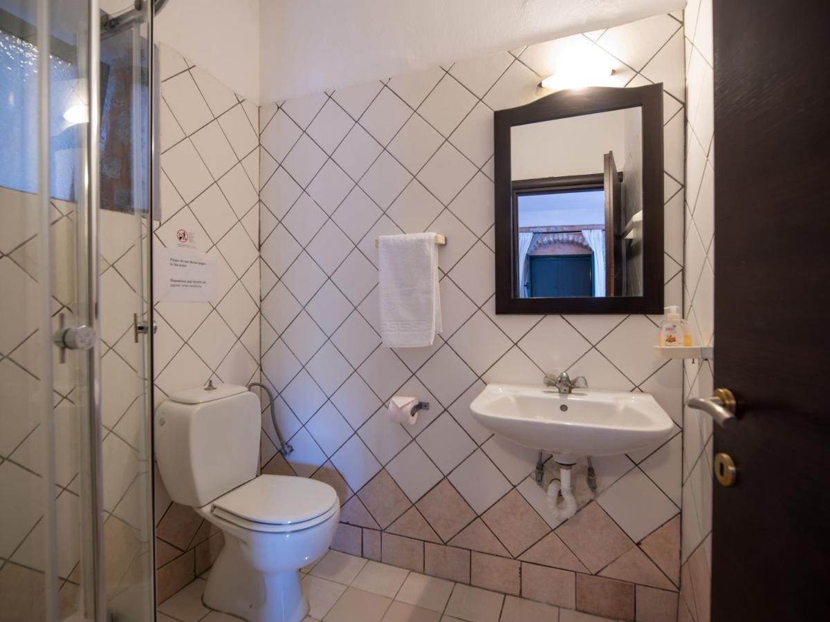 Selana Studios Neo Oitilo Luaran gambar
