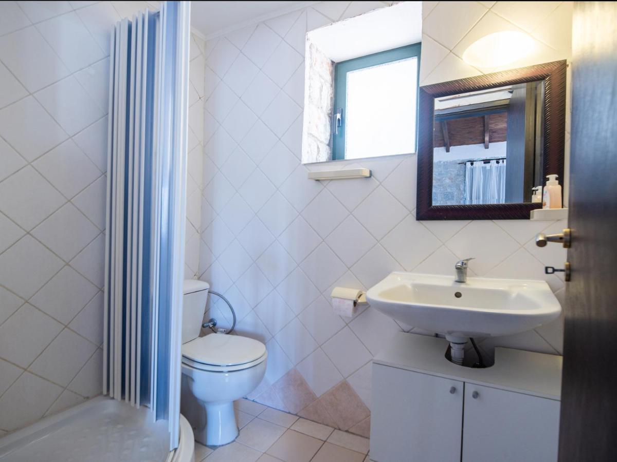 Selana Studios Neo Oitilo Luaran gambar